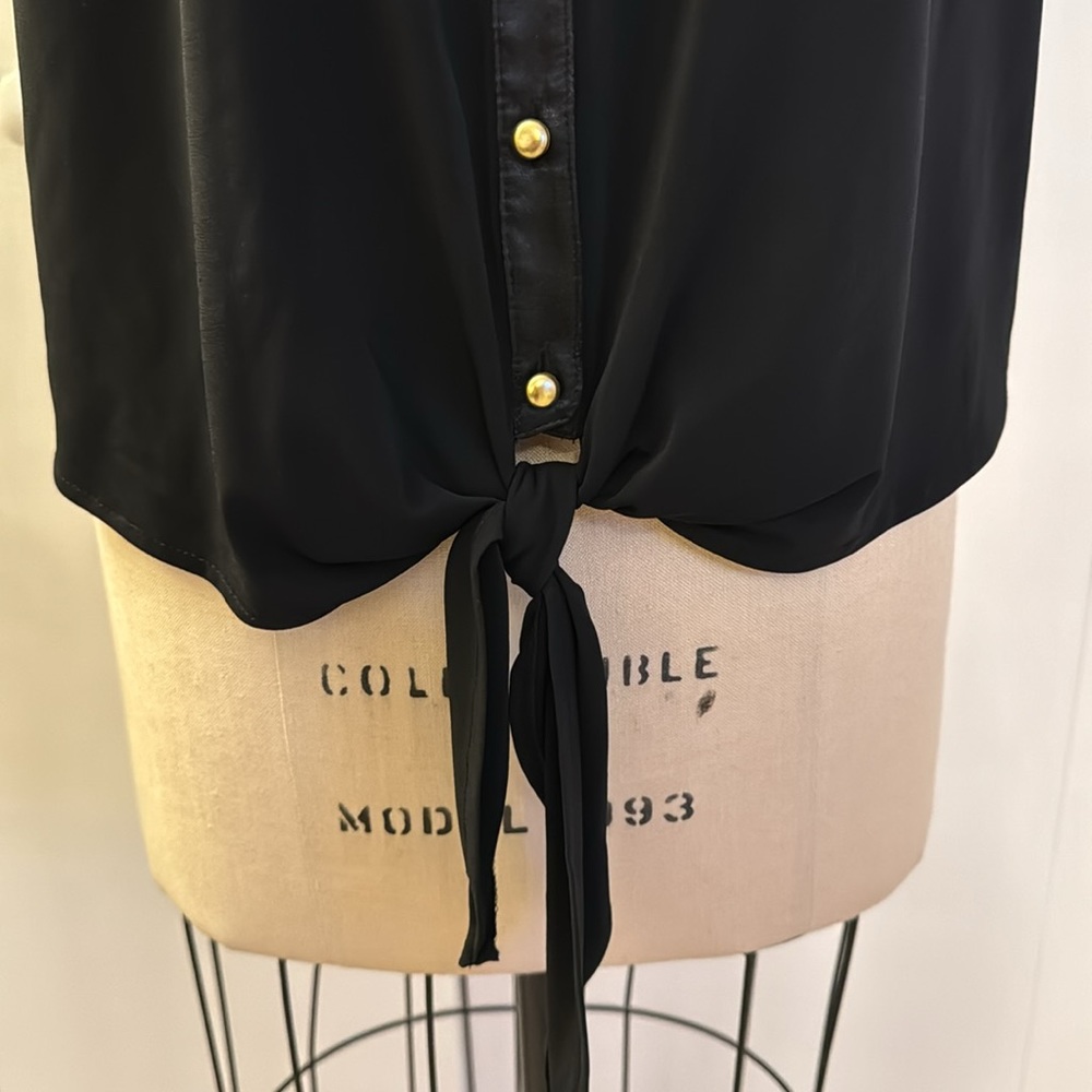 Dress Barn sleeveless blouse with gold buttons and front knot - Picture 3 of 8
